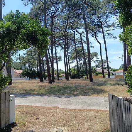 Familiale Bord De Pour 6 A 10 Personnes *