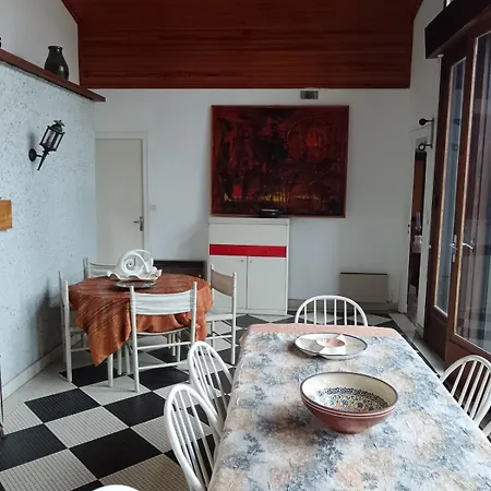 Сasa de vacaciones Familiale Bord De Pour 6 A 10 Personnes *